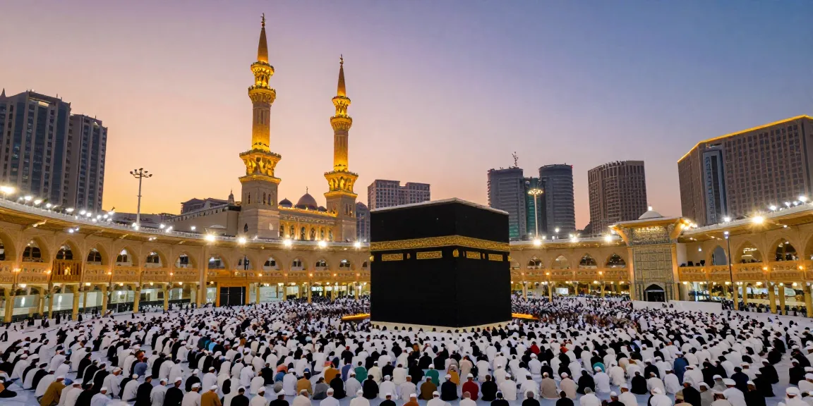 umroh Itikaf travel guide with a breathtaking view of worshippers at Masjidil Haram during Ramadan.