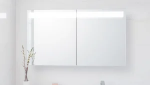 Erlebe die Eleganz eines spiegelschrank led in einem modernen Badezimmer-Design.